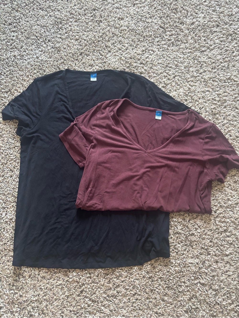 Old Navy V-Neck Tee Duo - Black & Burgundy - Luxe